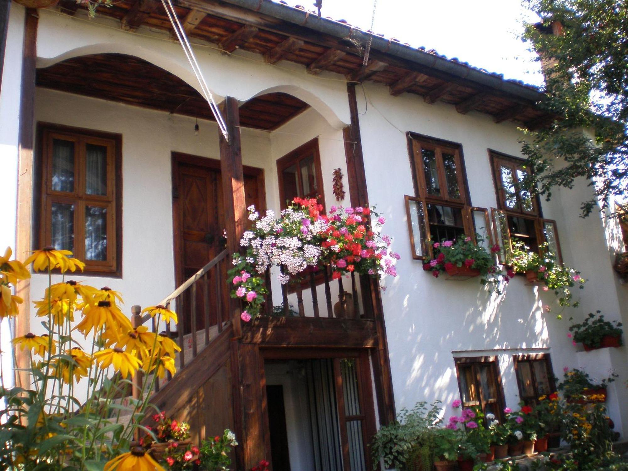 Hotel Tsutsovi House Kalofer Exterior foto
